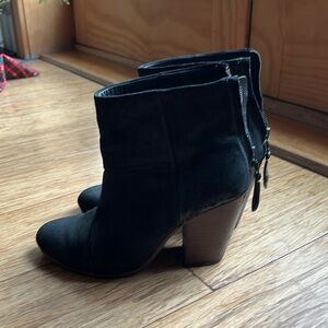 Rag and Bone Suede Newbury Booties!